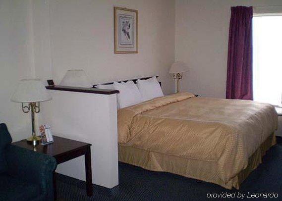 Quality Suites Morristown Room photo