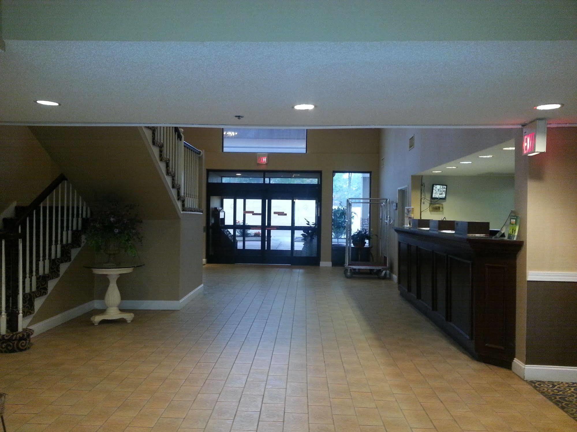 Quality Suites Morristown Exterior photo